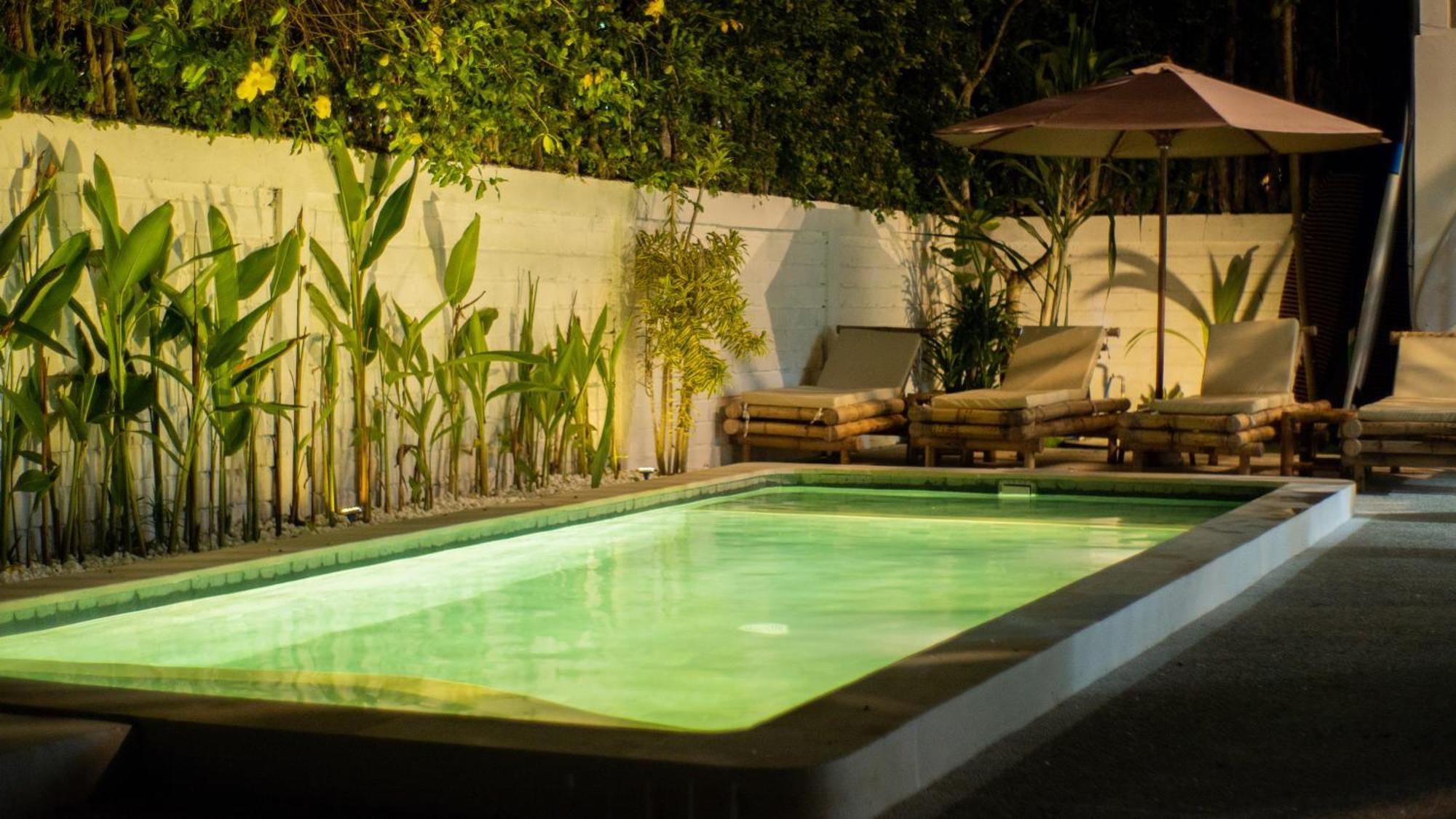 Апартаменты The White Bay Lombok Kuta  Экстерьер фото