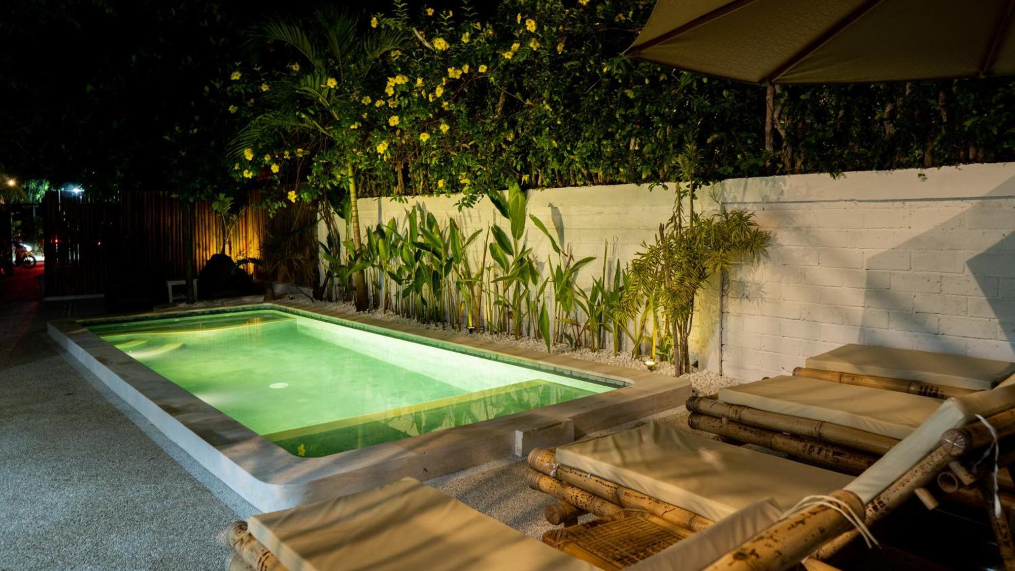 Апартаменты The White Bay Lombok Kuta  Экстерьер фото